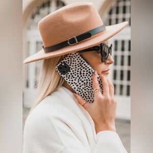 Burga iPhone 11 case - Almond Latte